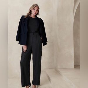 Wide leg pants with pockets